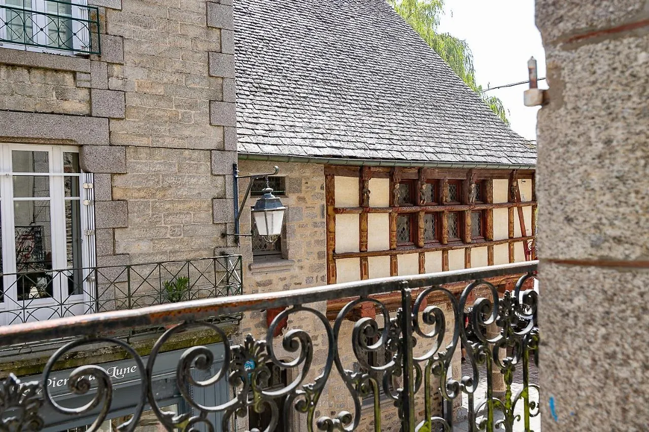 Appartement De La Tour De L'Horloge De Dinan Apartment